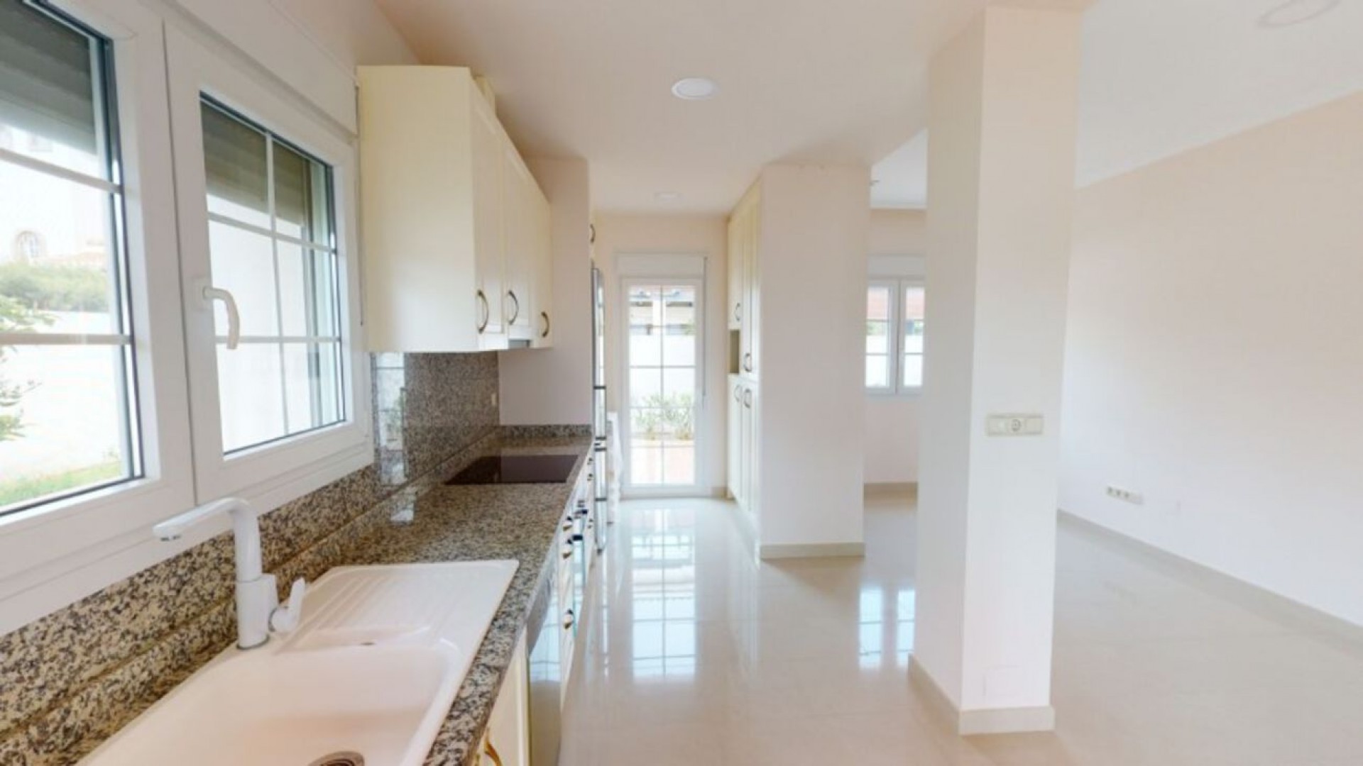 Herverkoop - Vrijstaande Villa -
Cabo Roig