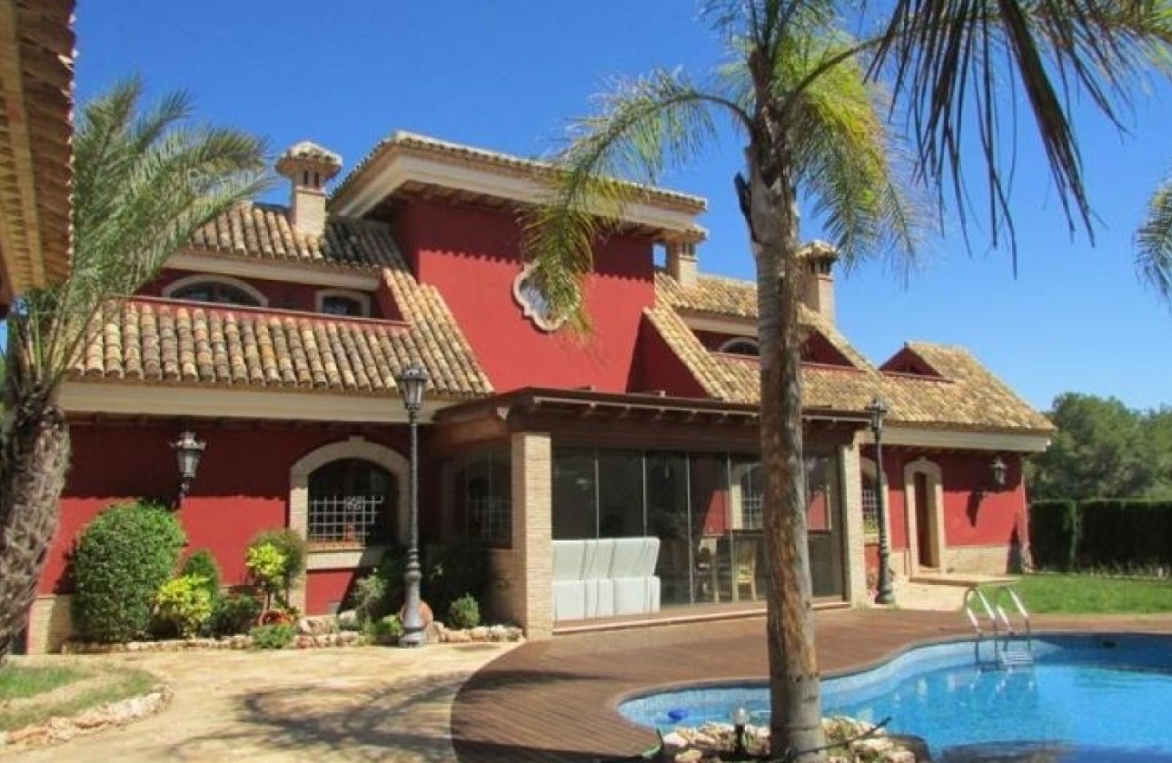 Herverkoop - Vrijstaande Villa -
Campoamor