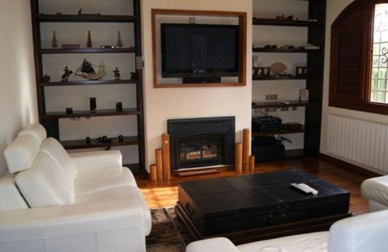 Herverkoop - Vrijstaande Villa -
Campoamor