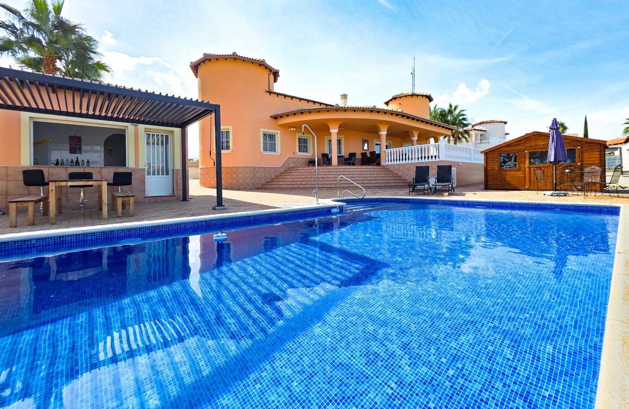 Herverkoop - Vrijstaande Villa -
Campos Del Rio