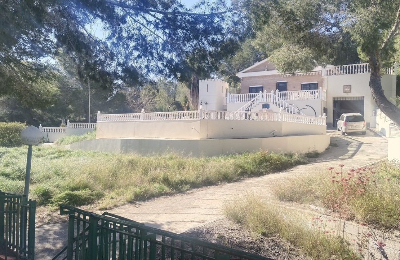 Herverkoop - Vrijstaande Villa -
Cañadas de San Pedro - Inland
