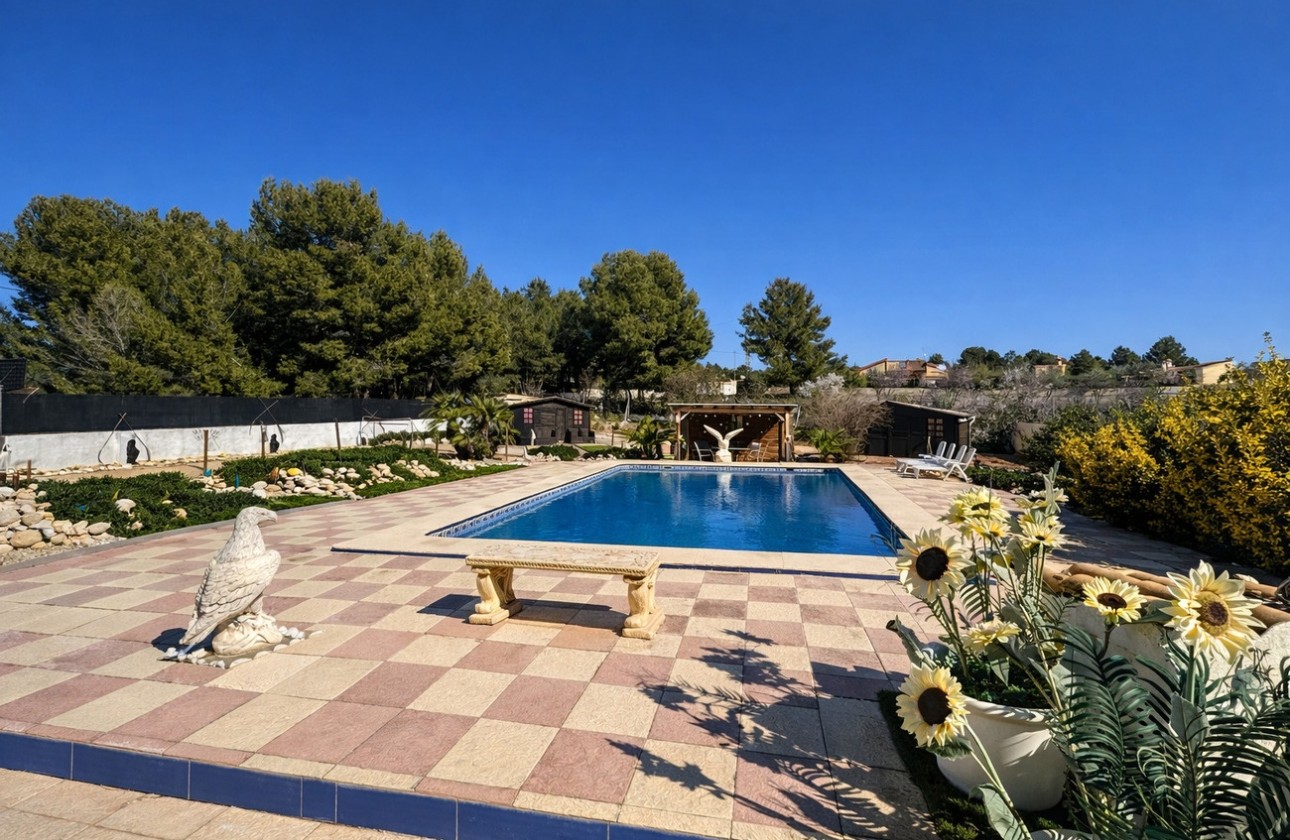 Herverkoop - Vrijstaande Villa -
Castalla - Costa Blanca
