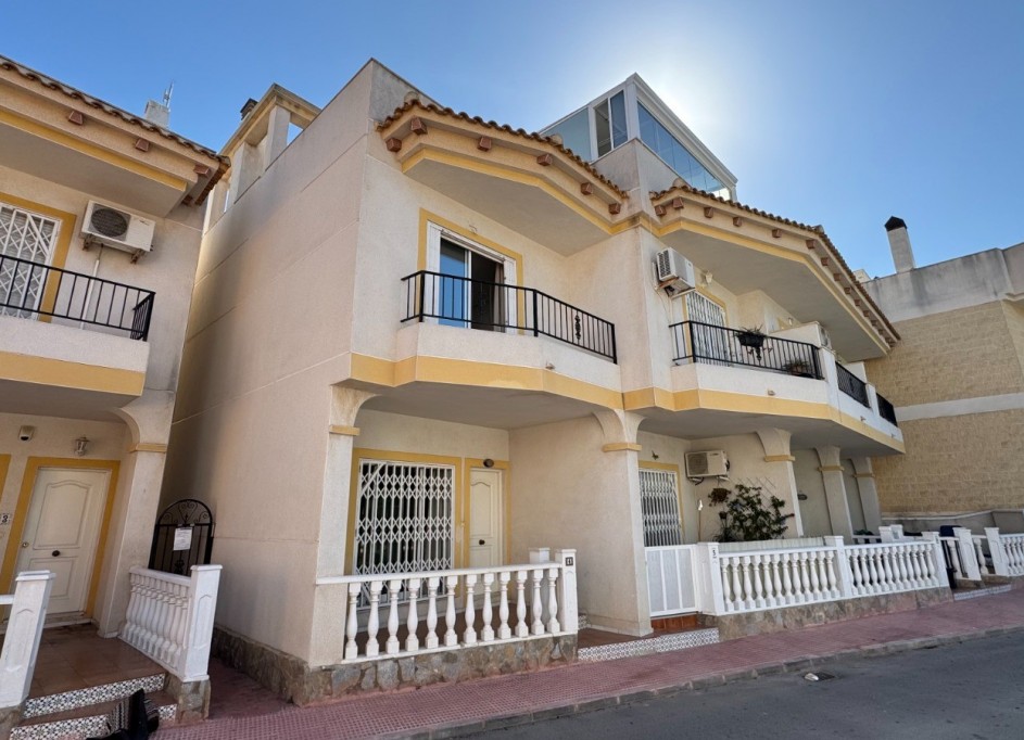 Herverkoop - Vrijstaande Villa -
Catral