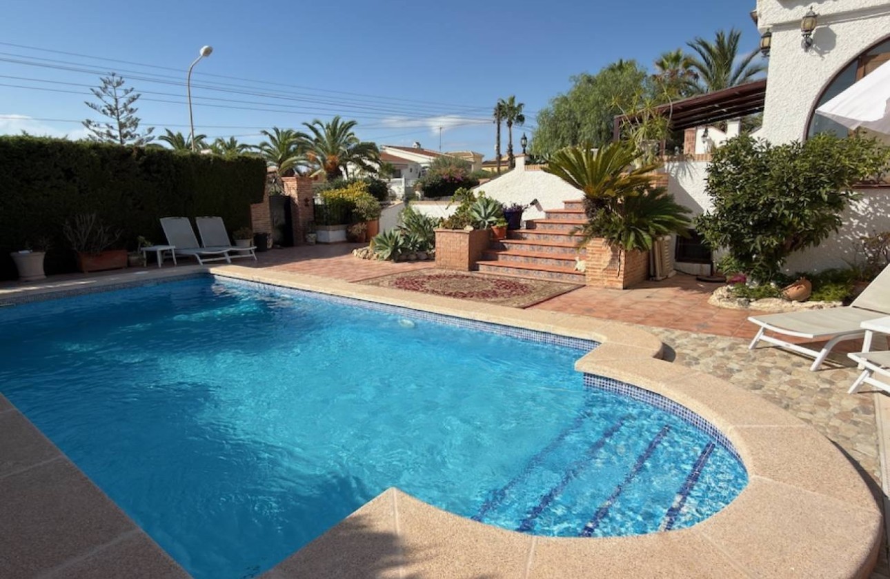 Herverkoop - Vrijstaande Villa -
Ciudad Quesada - Rojales - Ciudad Quesada