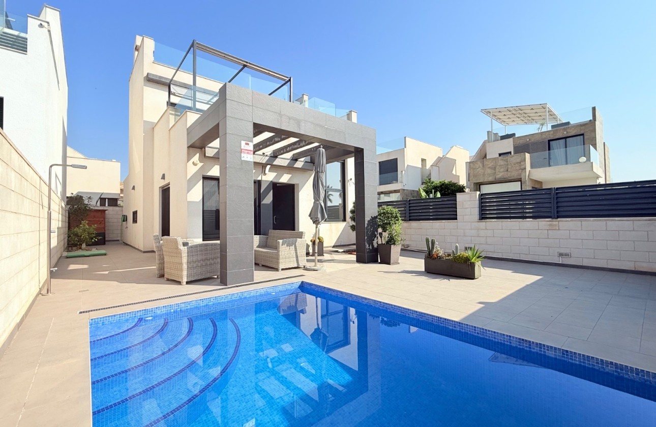 Herverkoop - Vrijstaande Villa -
Ciudad Quesada - Rojales - Pueblo Bravo