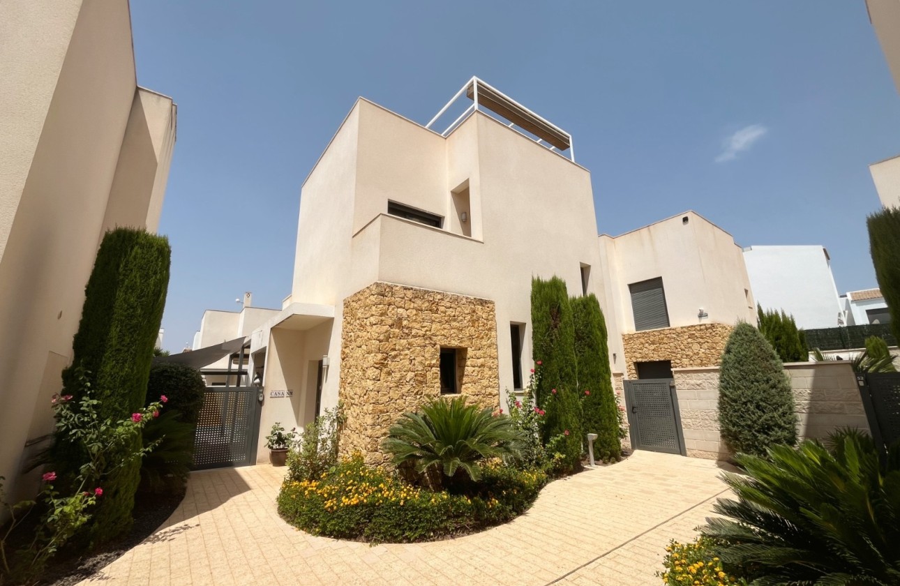 Herverkoop - Vrijstaande villa -
Ciudad Quesada - Rojales - Pueblo Bravo