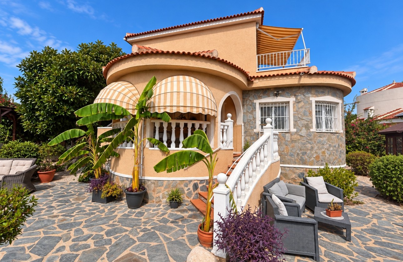 Herverkoop - Vrijstaande Villa -
Ciudad Quesada - Rojales - Urbanización Ciudad Quesada