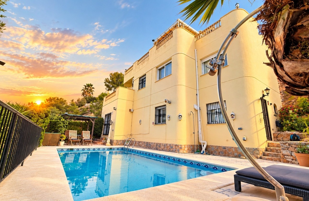 Herverkoop - Vrijstaande Villa -
Dehesa de Campoamor - Las Ramblas Golf