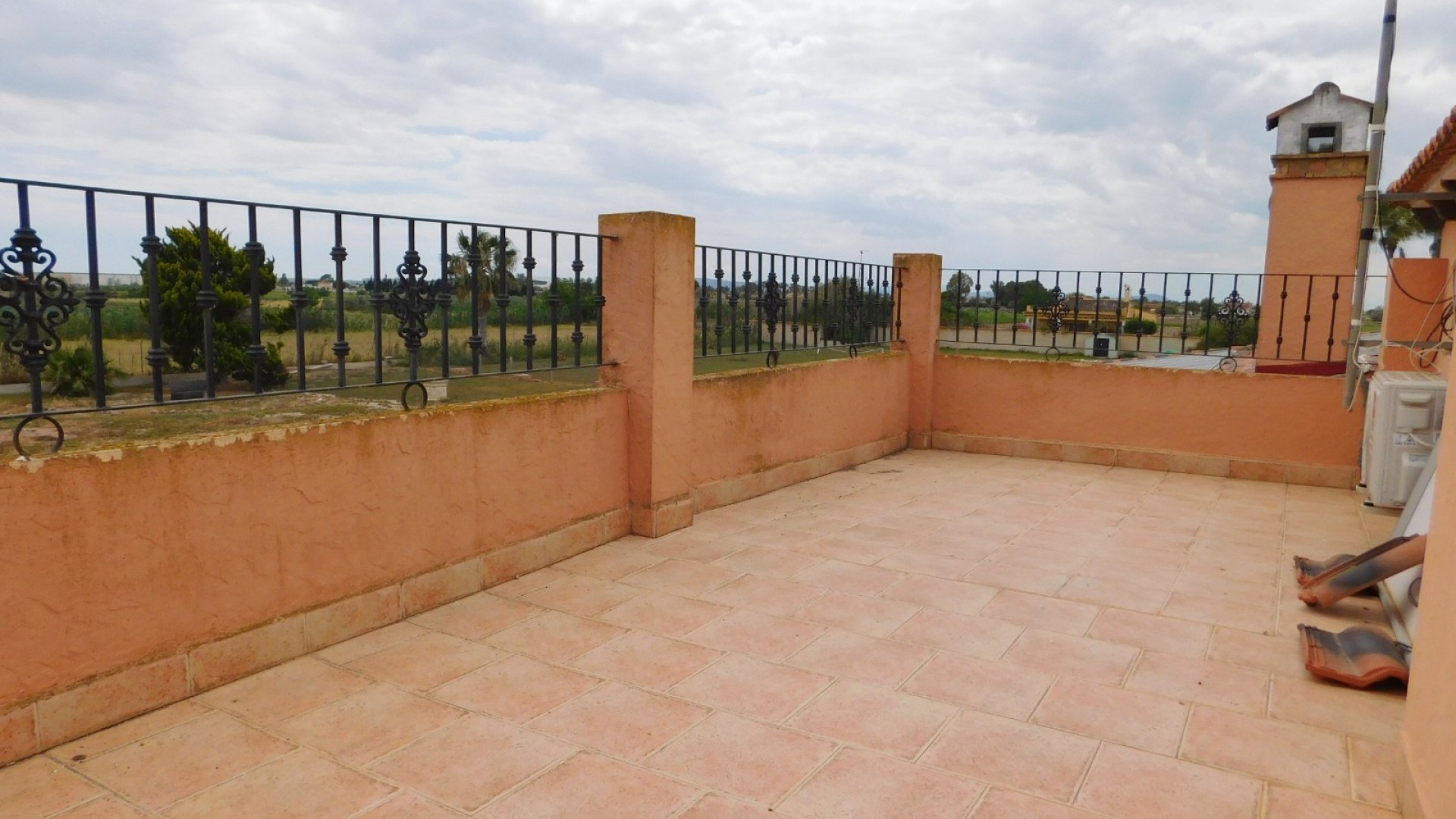 Herverkoop - Vrijstaande Villa -
Dolores