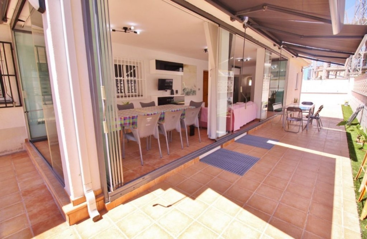 Herverkoop - Vrijstaande Villa -
El Campello