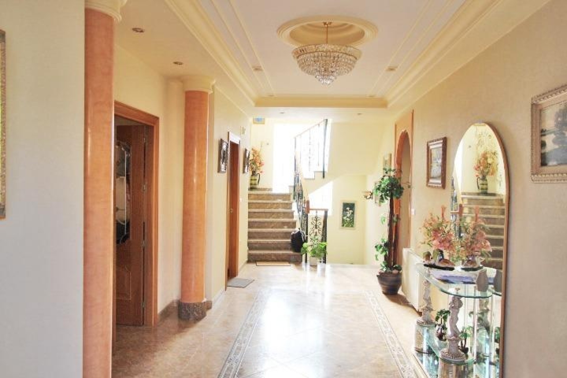 Herverkoop - Vrijstaande Villa -
Elche - Altabix