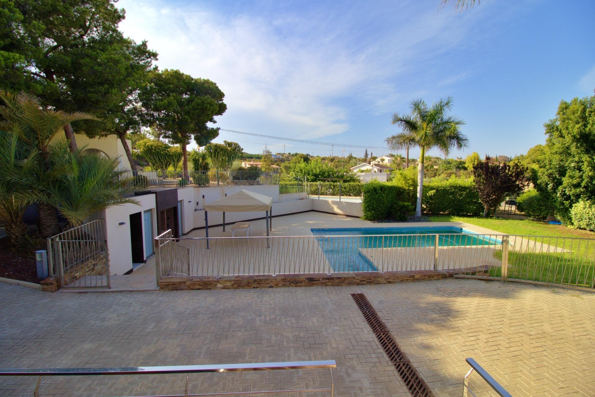 Herverkoop - Vrijstaande Villa -
Elche - Peña las Águilas