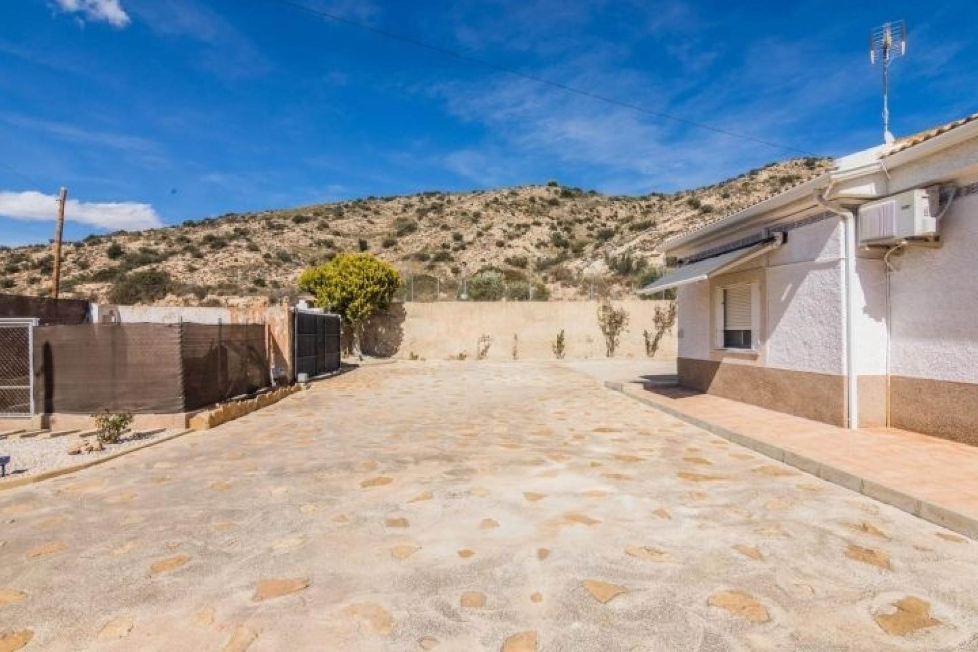 Herverkoop - Vrijstaande Villa -
Elche