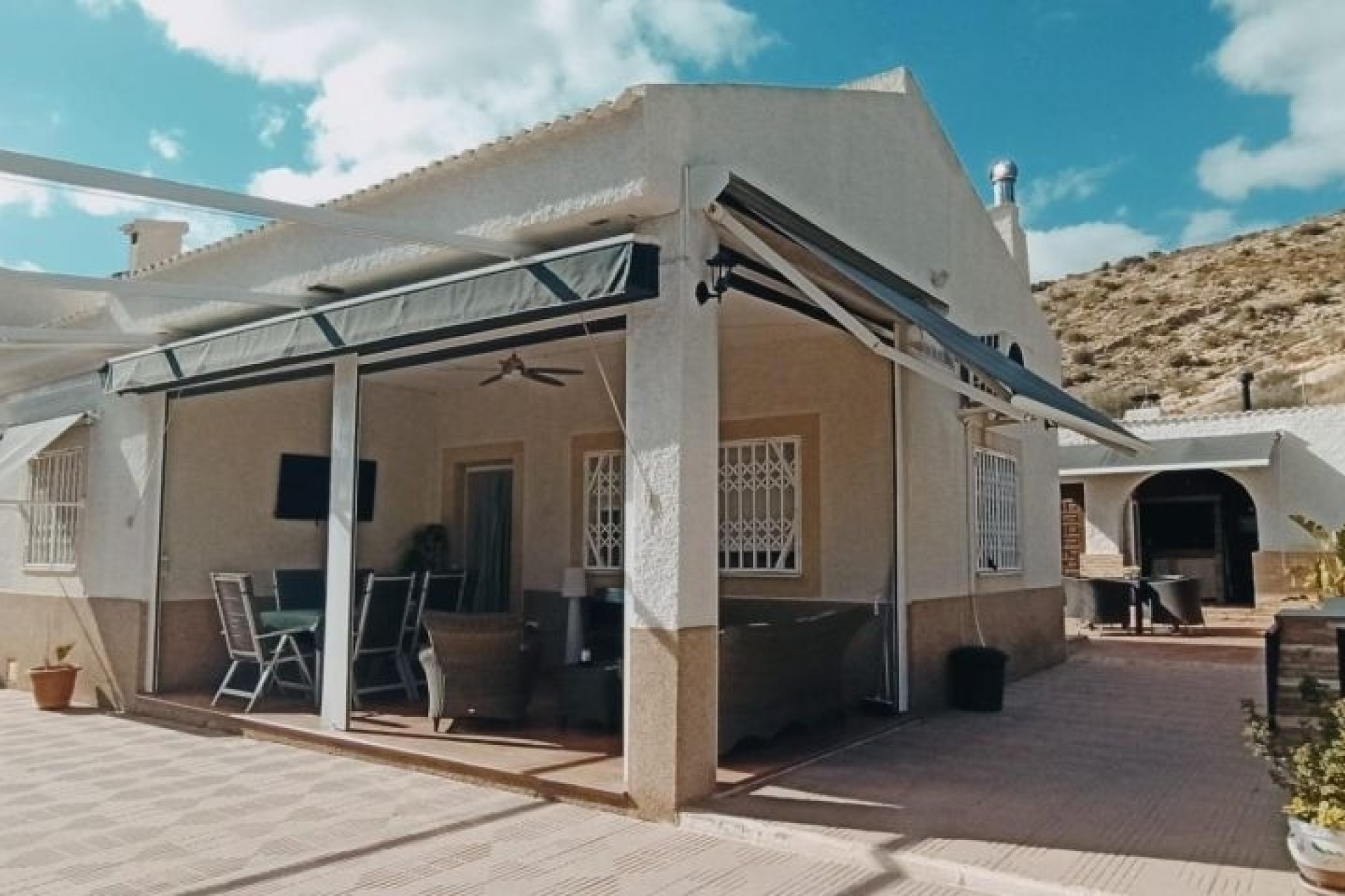 Herverkoop - Vrijstaande Villa -
Elche