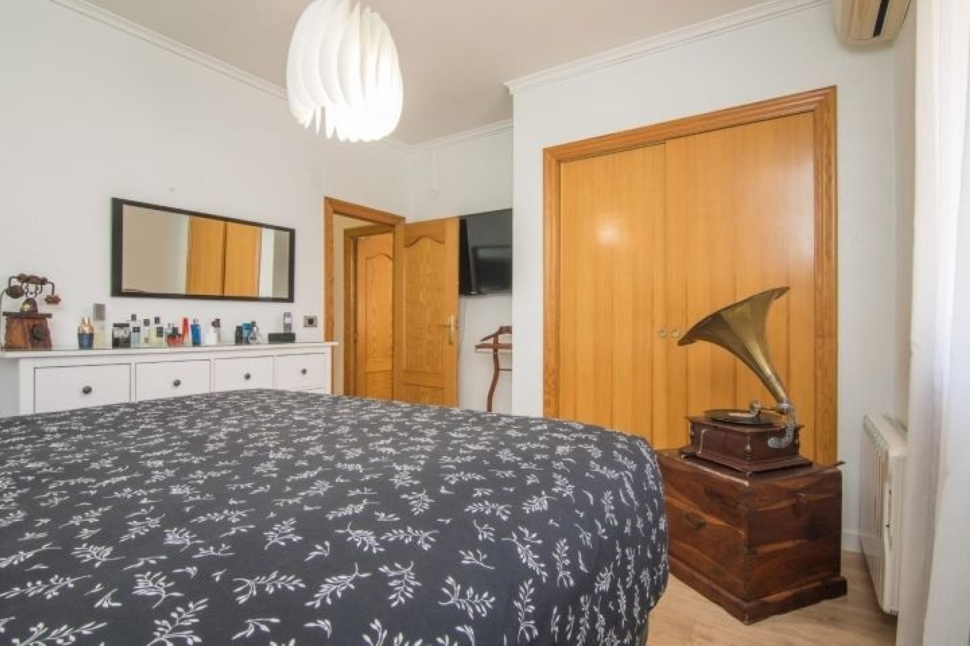 Herverkoop - Vrijstaande Villa -
Elche