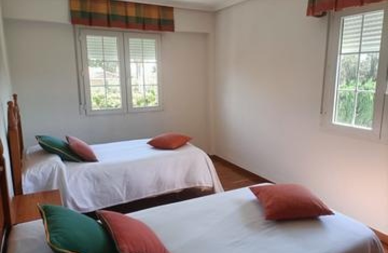 Herverkoop - Vrijstaande Villa -
Elche