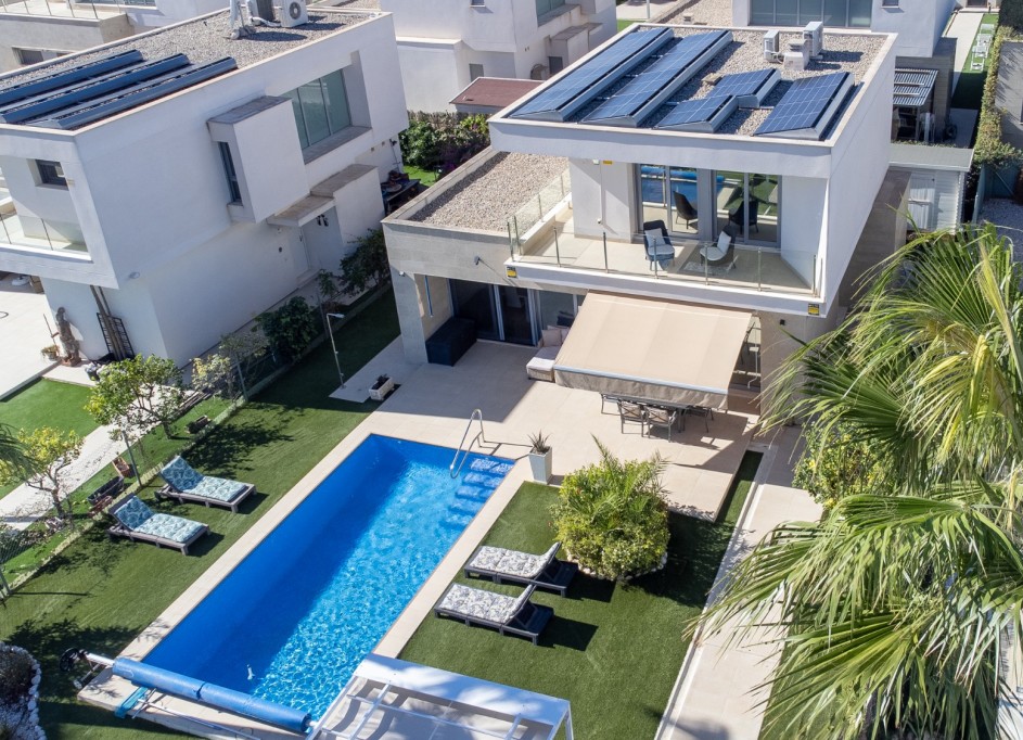 Herverkoop - Vrijstaande Villa -
Entre Naranjos - Vistabella Golf - Entre Naranjos - Vistabella