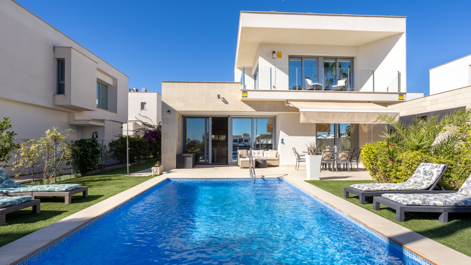 Herverkoop - Vrijstaande Villa -
Entre Naranjos - Vistabella Golf - Entre Naranjos - Vistabella