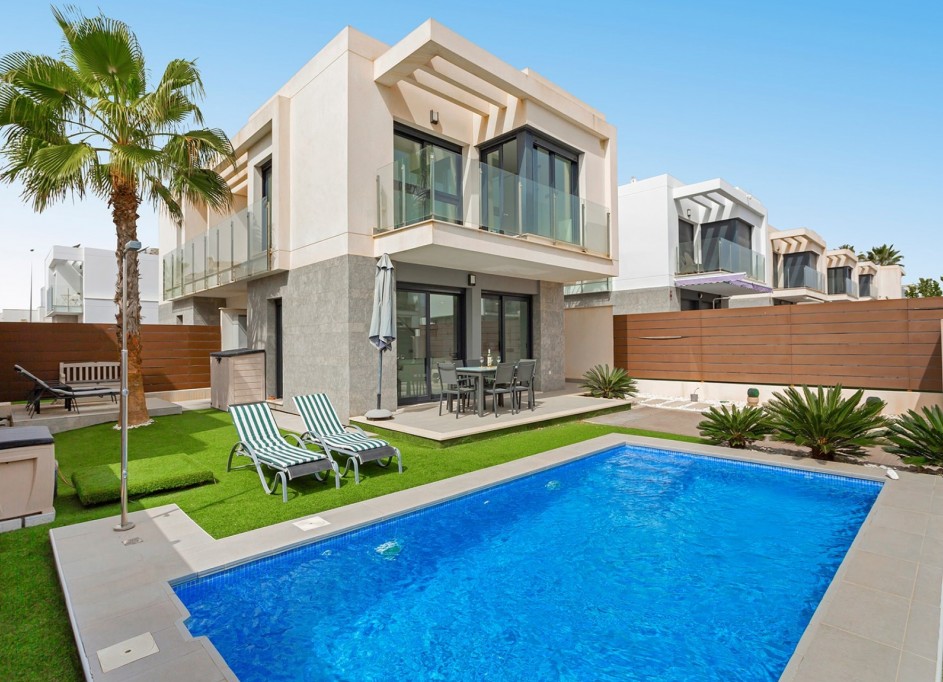 Herverkoop - Vrijstaande Villa -
Entre Naranjos - Vistabella Golf - Entre Naranjos