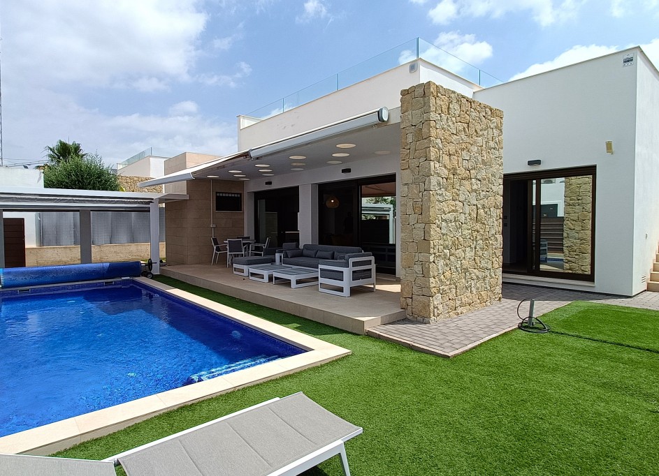 Herverkoop - Vrijstaande Villa -
Entre Naranjos - Vistabella Golf - Vistabella Golf