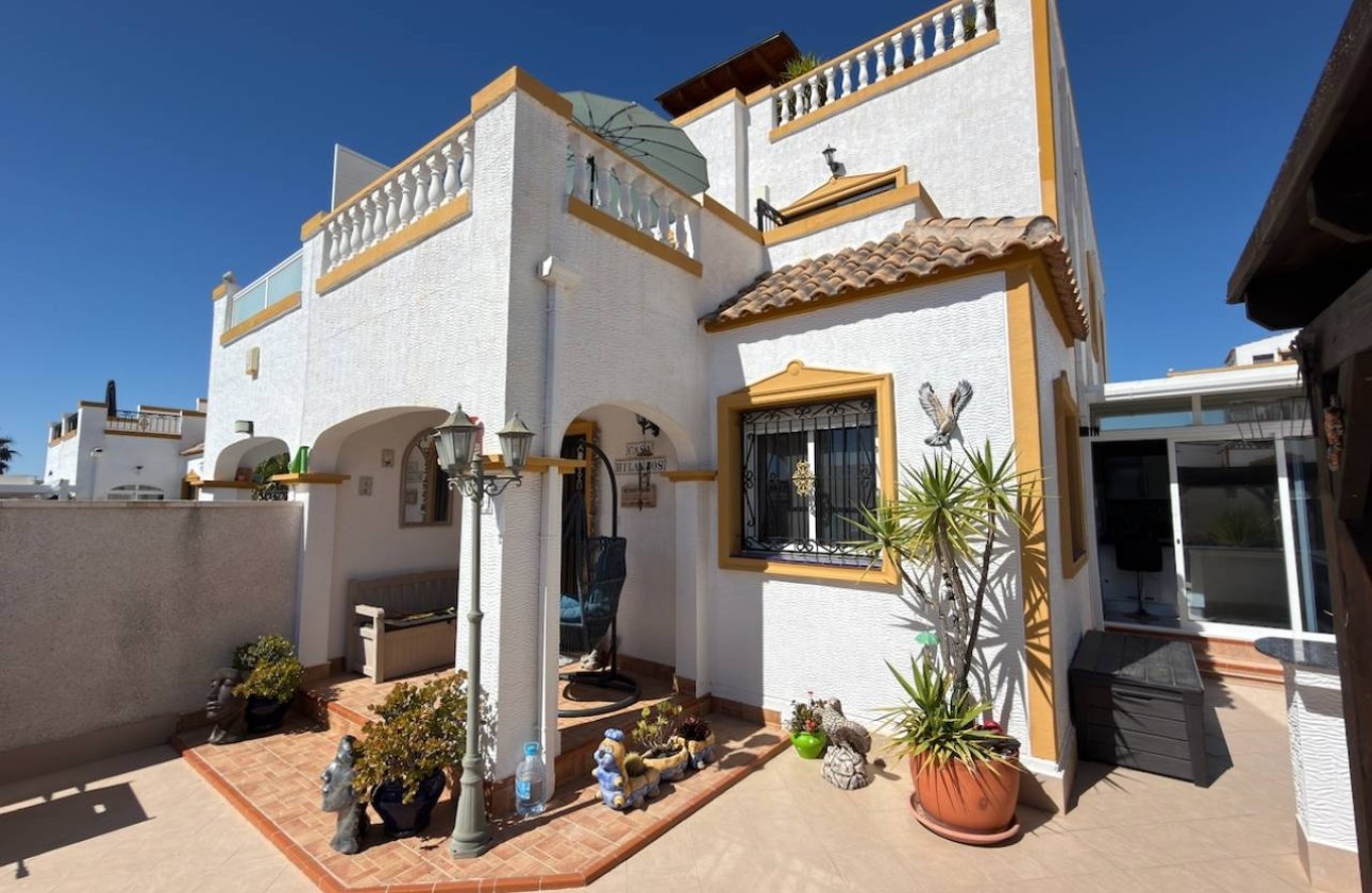 Herverkoop - Vrijstaande Villa -
Entre Naranjos - Vistabella Golf - Vistabella