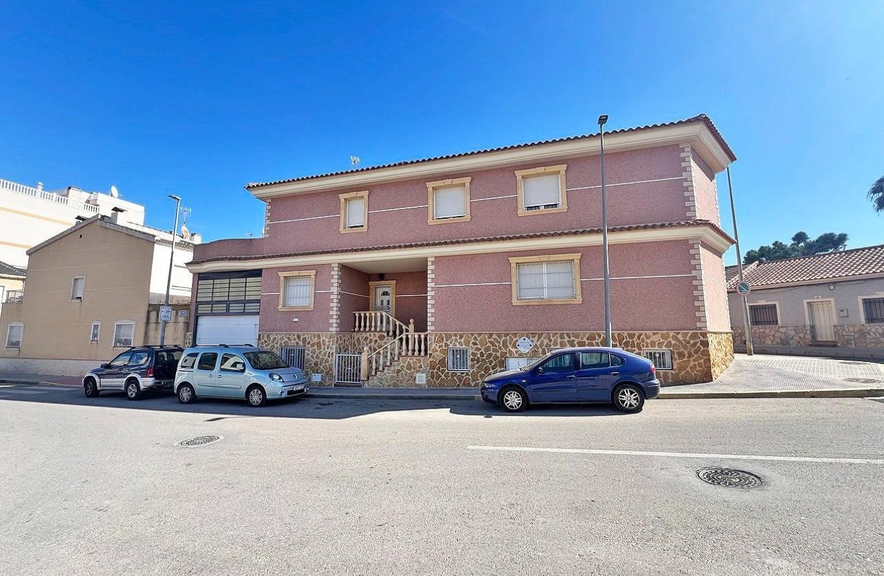 Herverkoop - Vrijstaande Villa -
Formentera del Segura - C- Cooperativa