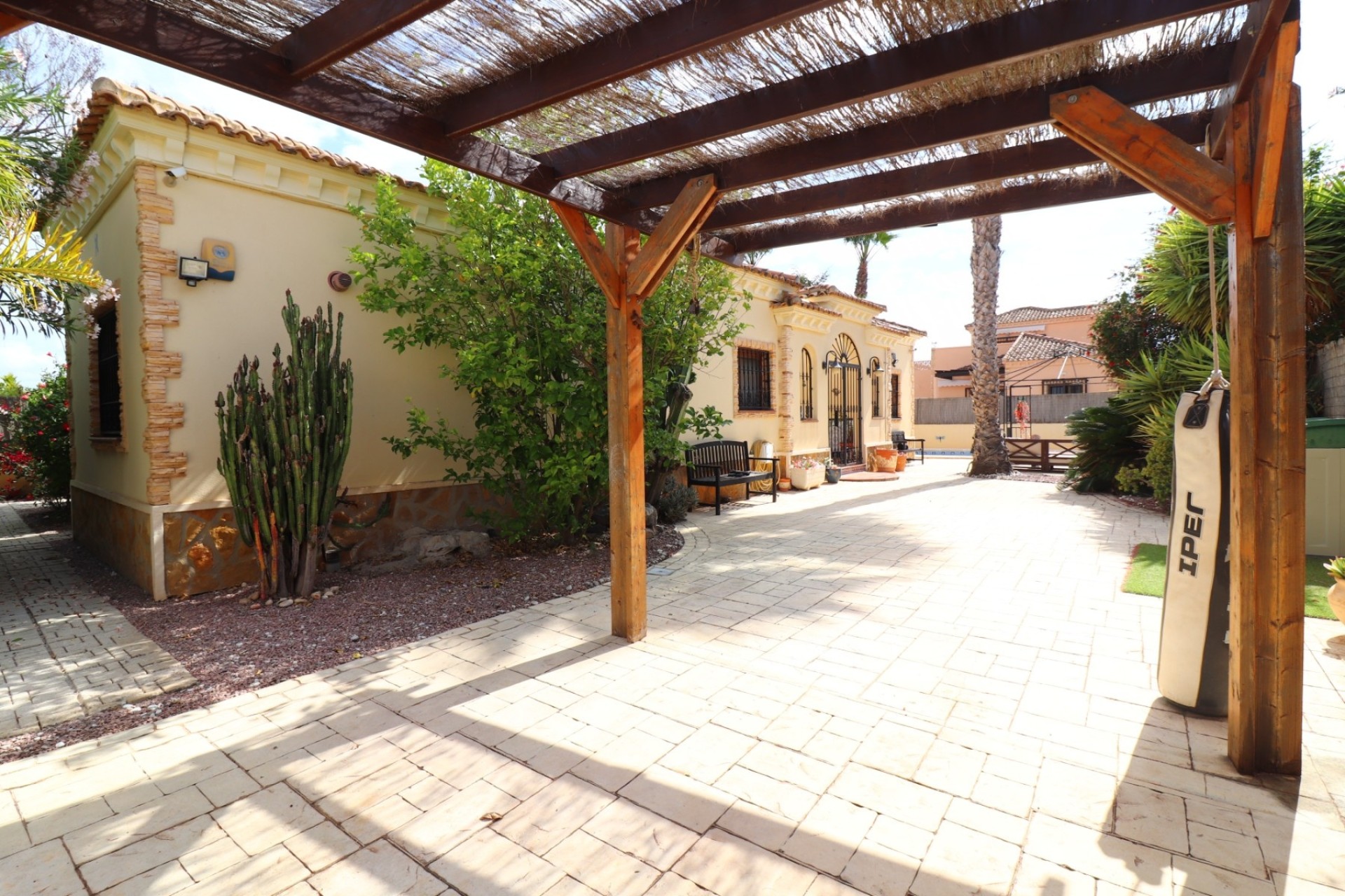 Herverkoop - Vrijstaande villa -
Formentera del Segura - Fincas de La Vega