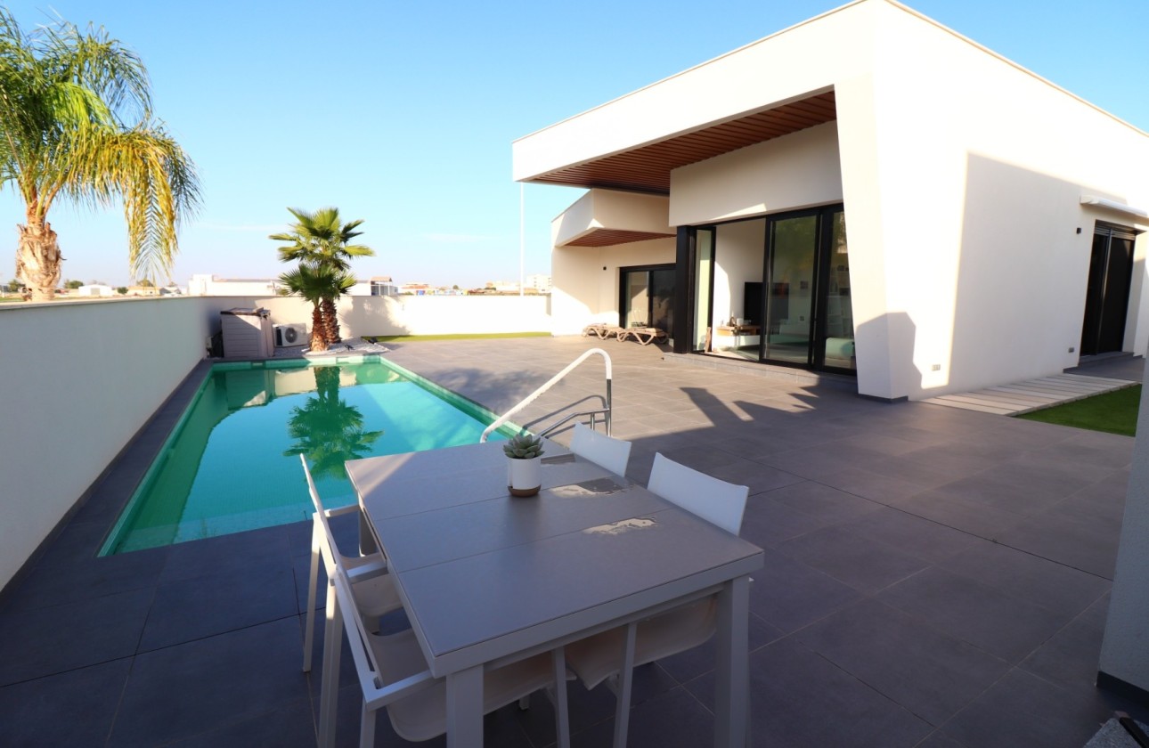 Herverkoop - Vrijstaande villa -
Formentera del Segura - Fincas de La Vega