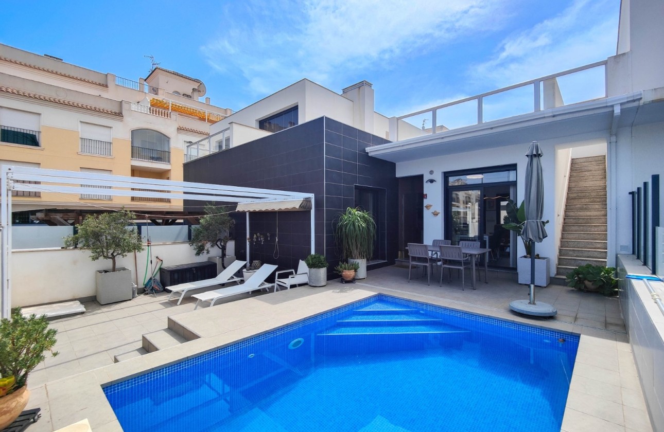 Herverkoop - Vrijstaande Villa -
Formentera del Segura - Formentera de Segura