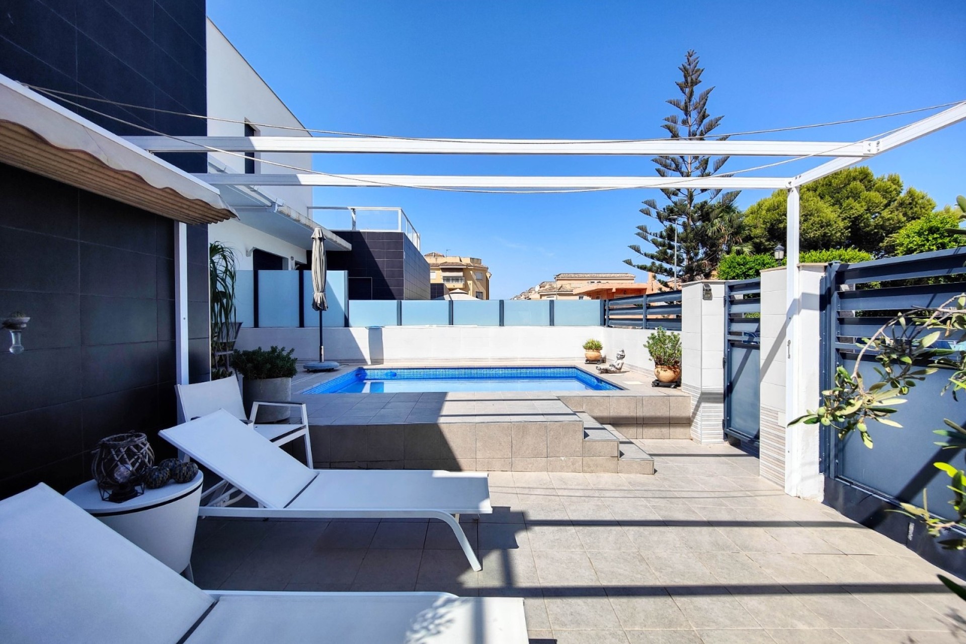 Herverkoop - Vrijstaande Villa -
Formentera del Segura - Formentera de Segura