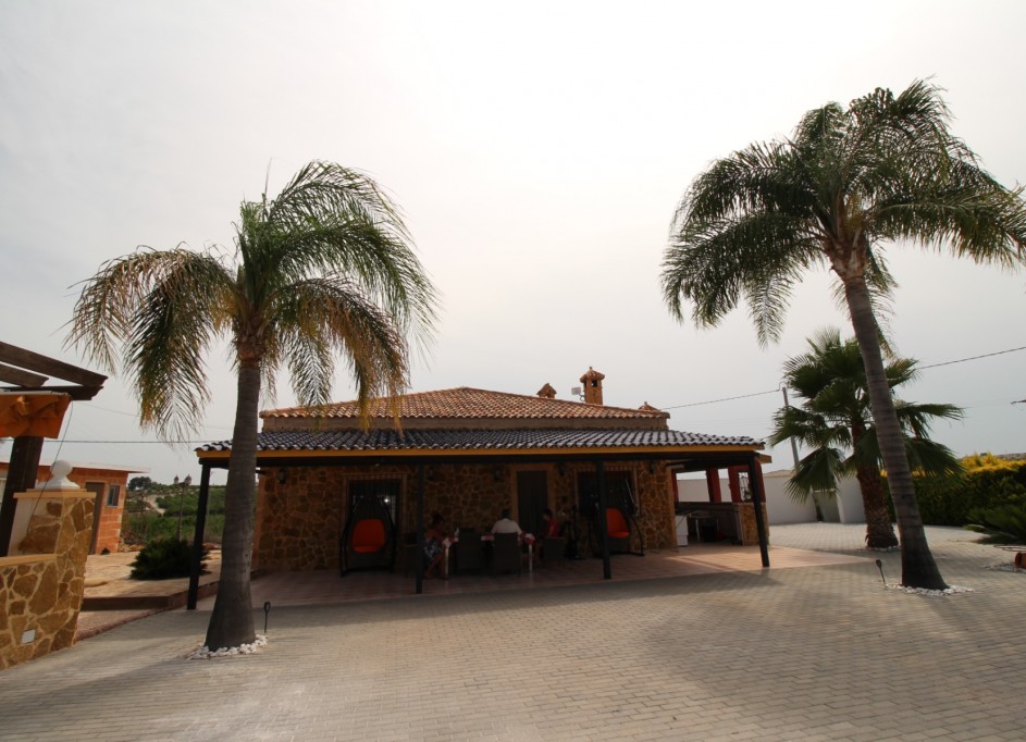 Herverkoop - Vrijstaande Villa -
Fortuna