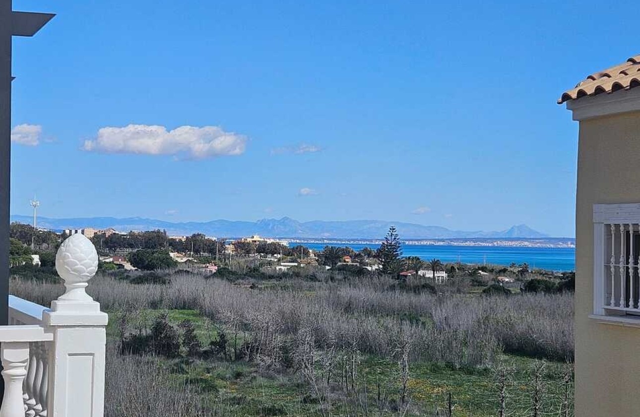 Herverkoop - Vrijstaande Villa -
Guardamar del Segura - Campomar