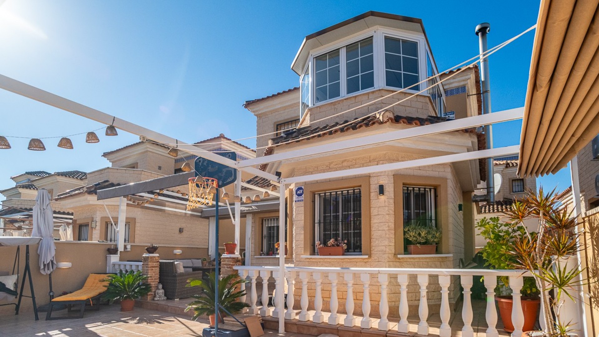 Herverkoop - Vrijstaande Villa -
Guardamar del Segura - El Raso