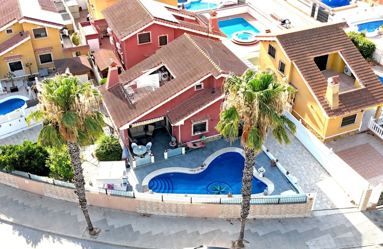Herverkoop - Vrijstaande Villa -
Guardamar del Segura
