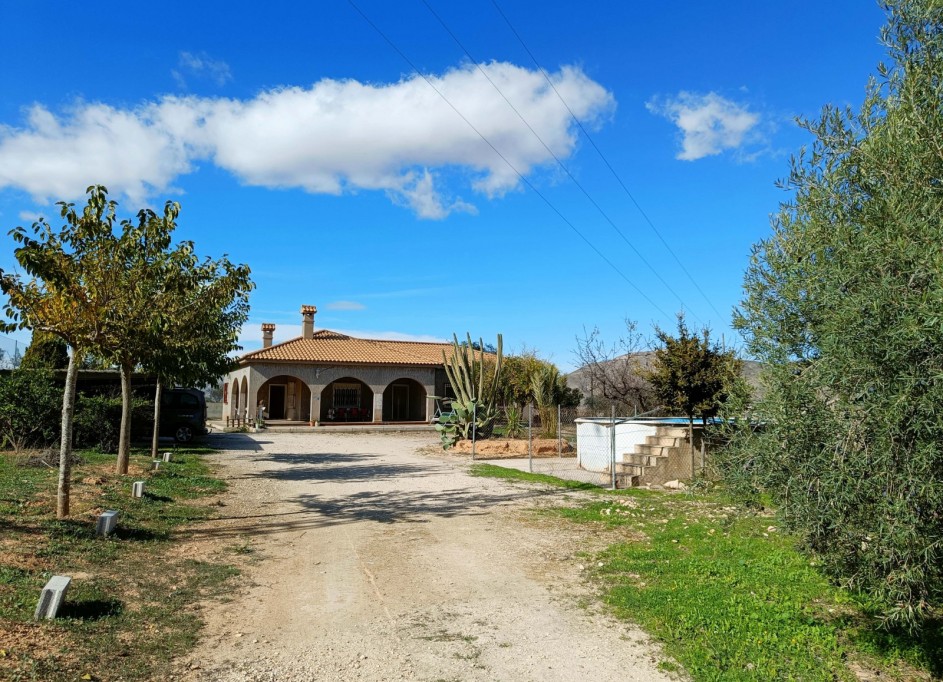 Herverkoop - Vrijstaande Villa -
Hondón de los Fráiles