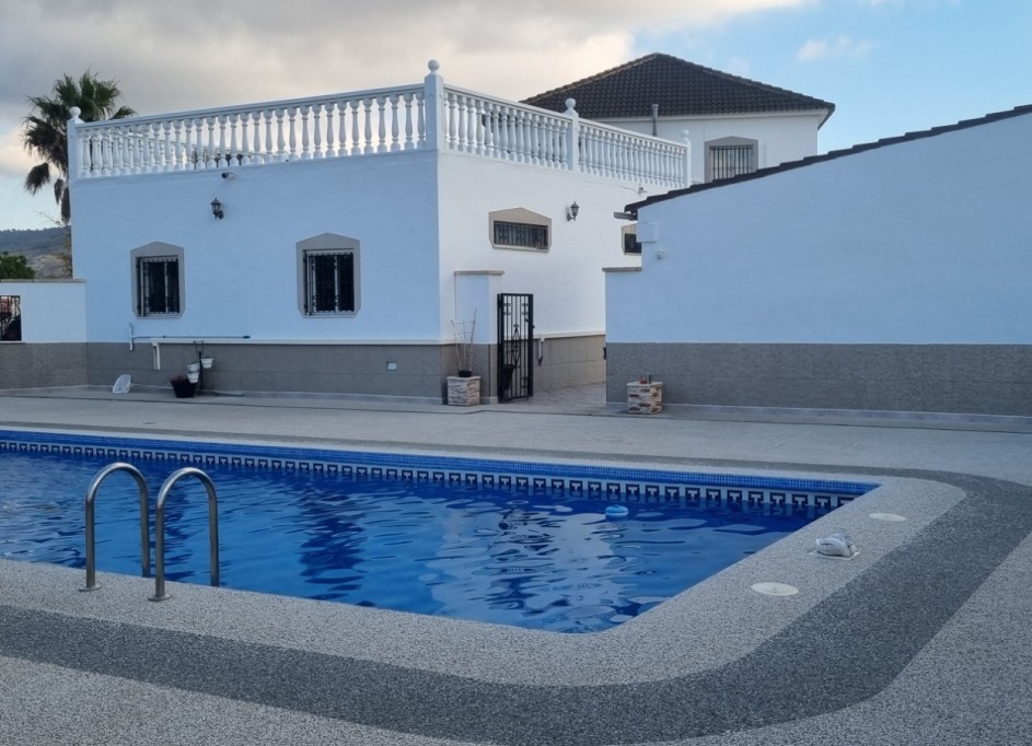 Herverkoop - Vrijstaande Villa -
Hondón de los Fráiles