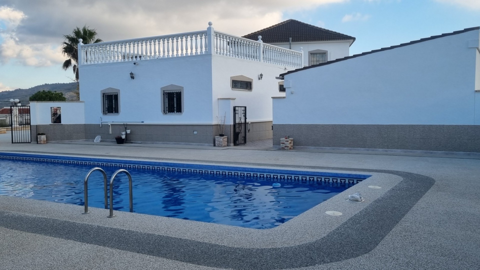 Herverkoop - Vrijstaande Villa -
Hondón de los Fráiles