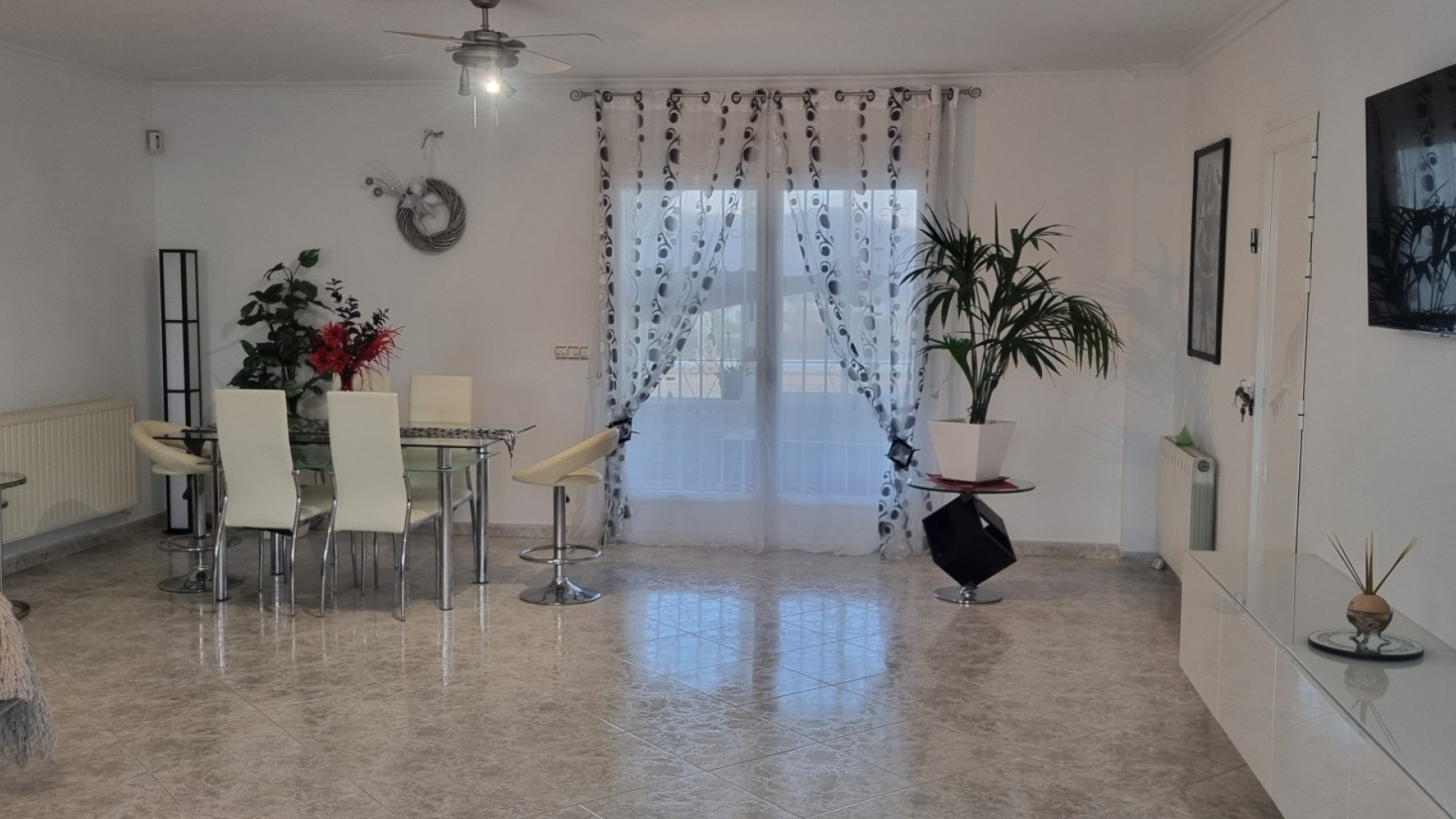 Herverkoop - Vrijstaande Villa -
Hondón de los Fráiles