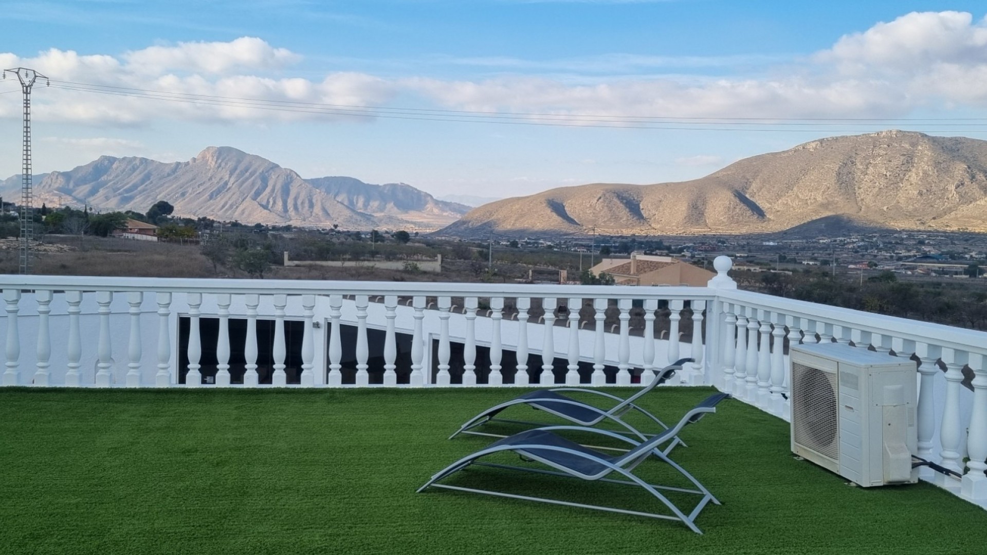 Herverkoop - Vrijstaande Villa -
Hondón de los Fráiles