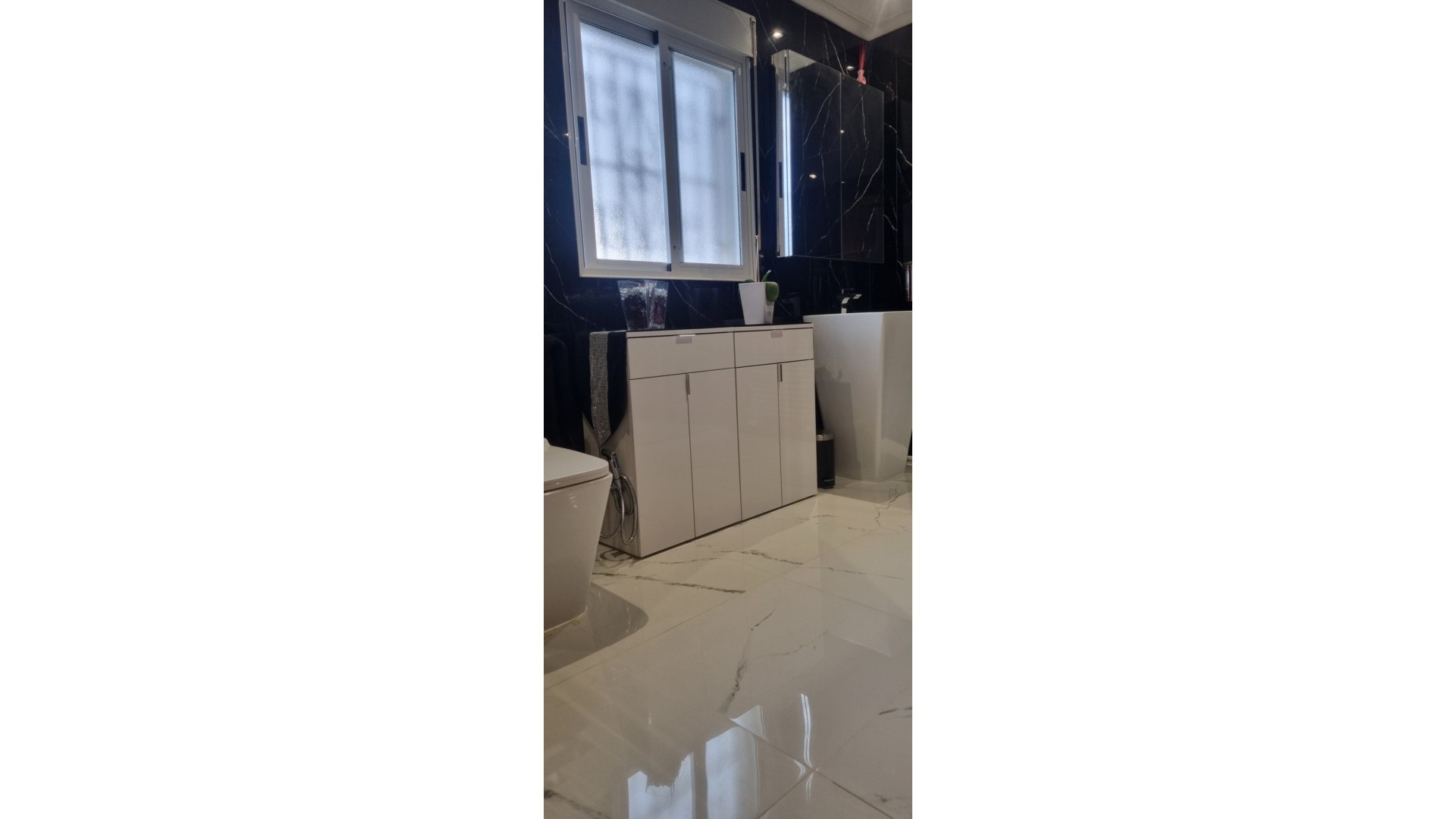 Herverkoop - Vrijstaande Villa -
Hondón de los Fráiles