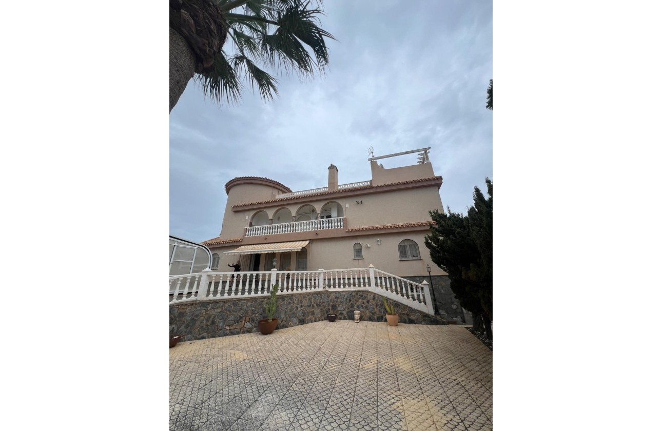 Herverkoop - Vrijstaande Villa -
La Manga del Mar Menor - Km 17