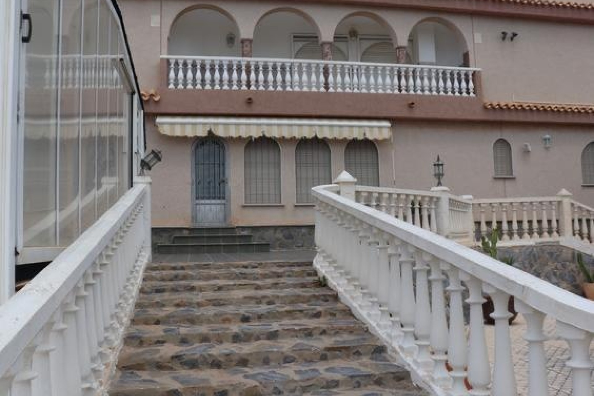 Herverkoop - Vrijstaande Villa -
La Manga del Mar Menor - Km 17