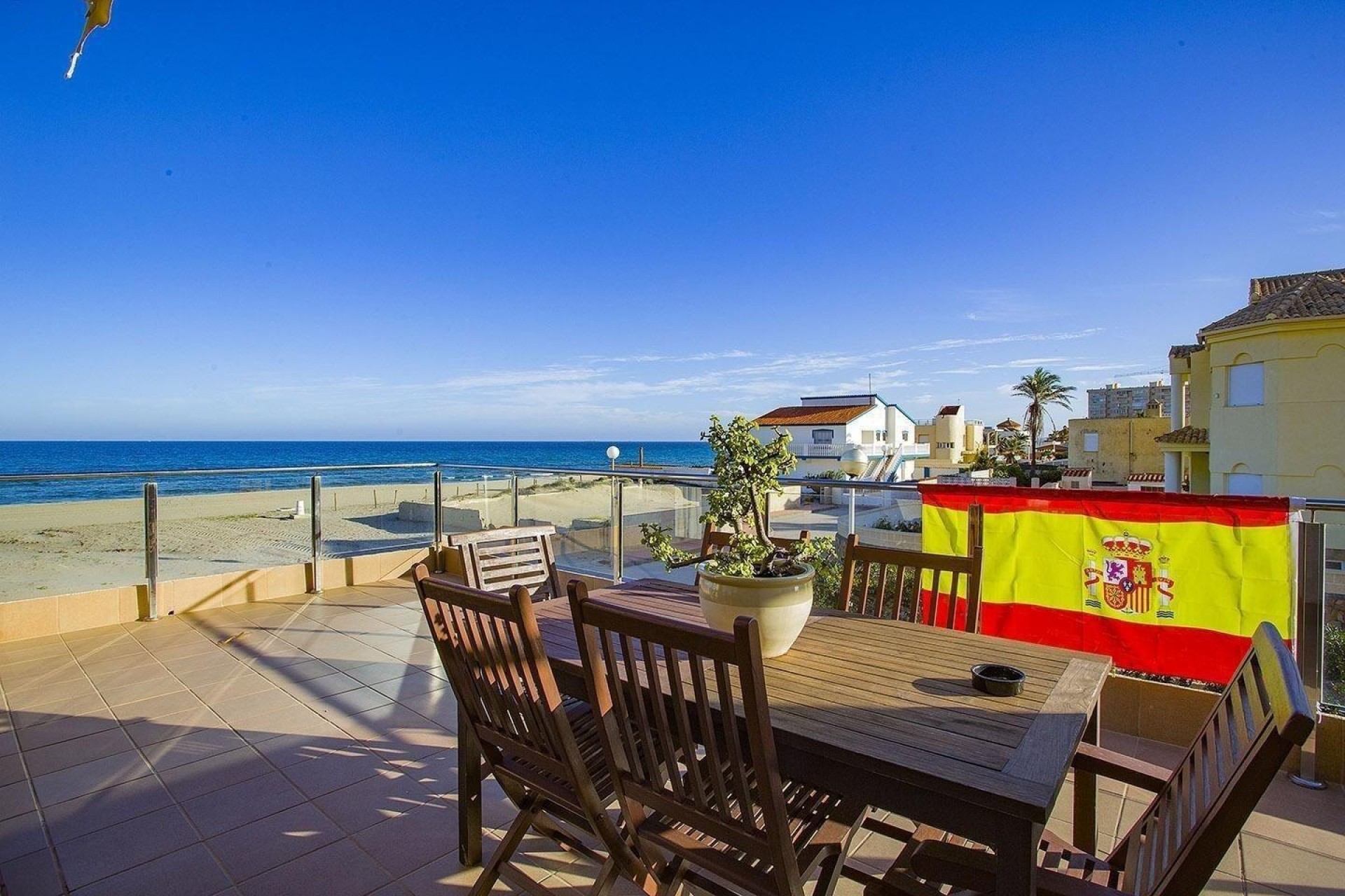 Herverkoop - Vrijstaande villa -
La Manga del Mar Menor - La Manga