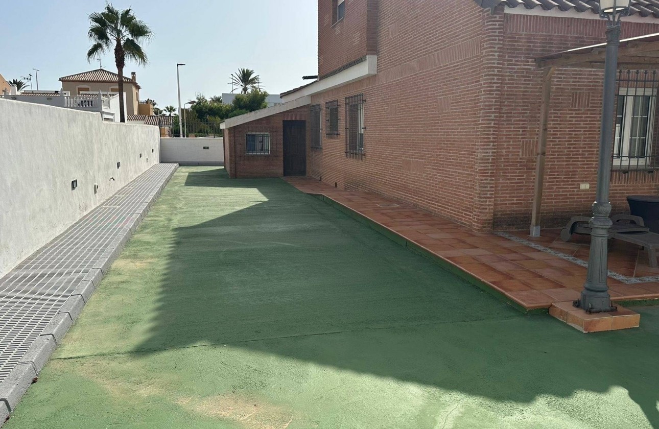 Herverkoop - Vrijstaande Villa -
La Manga del Mar Menor - Playa Principe