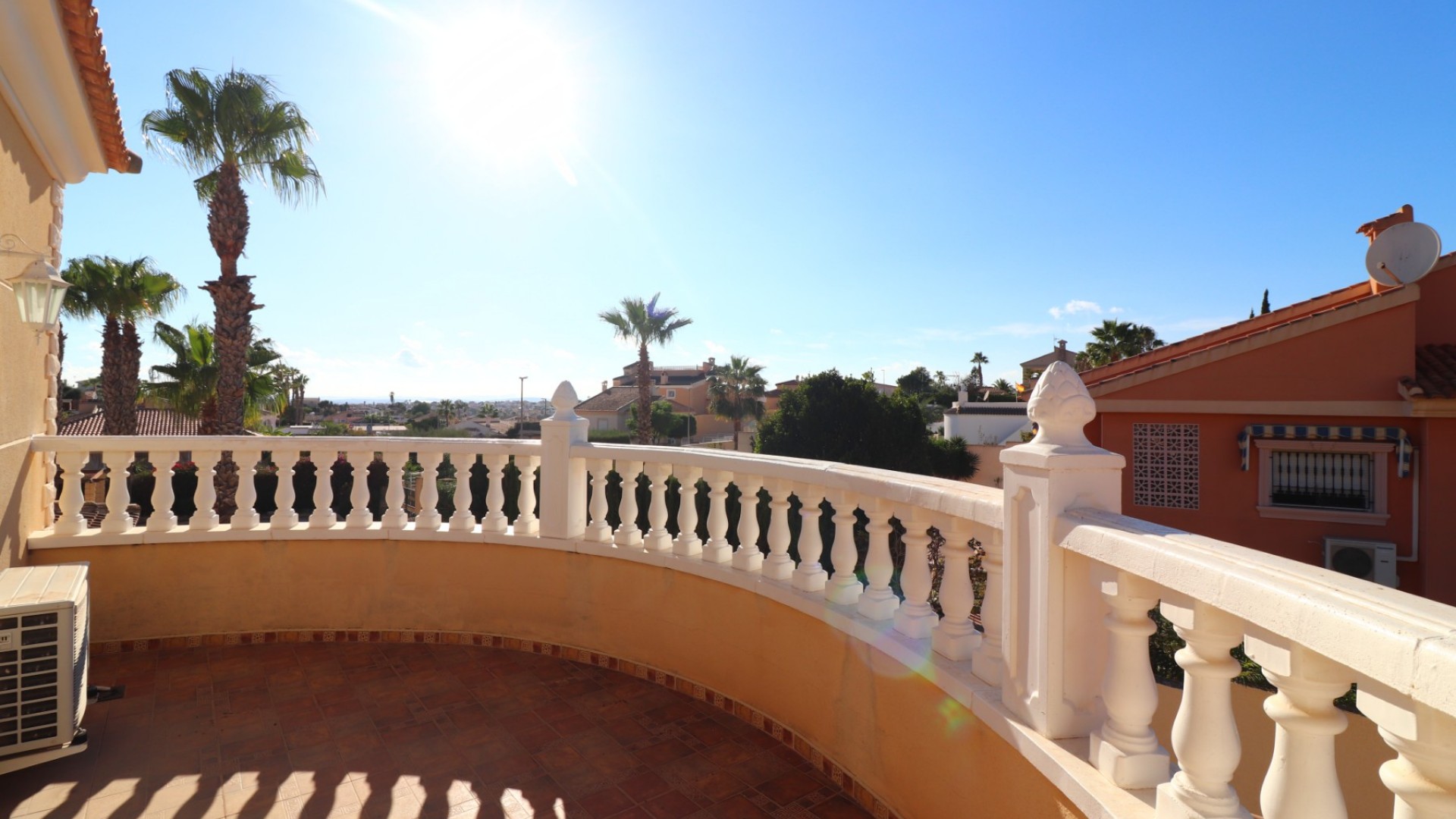 Herverkoop - Vrijstaande Villa -
La Marina - La Escuera