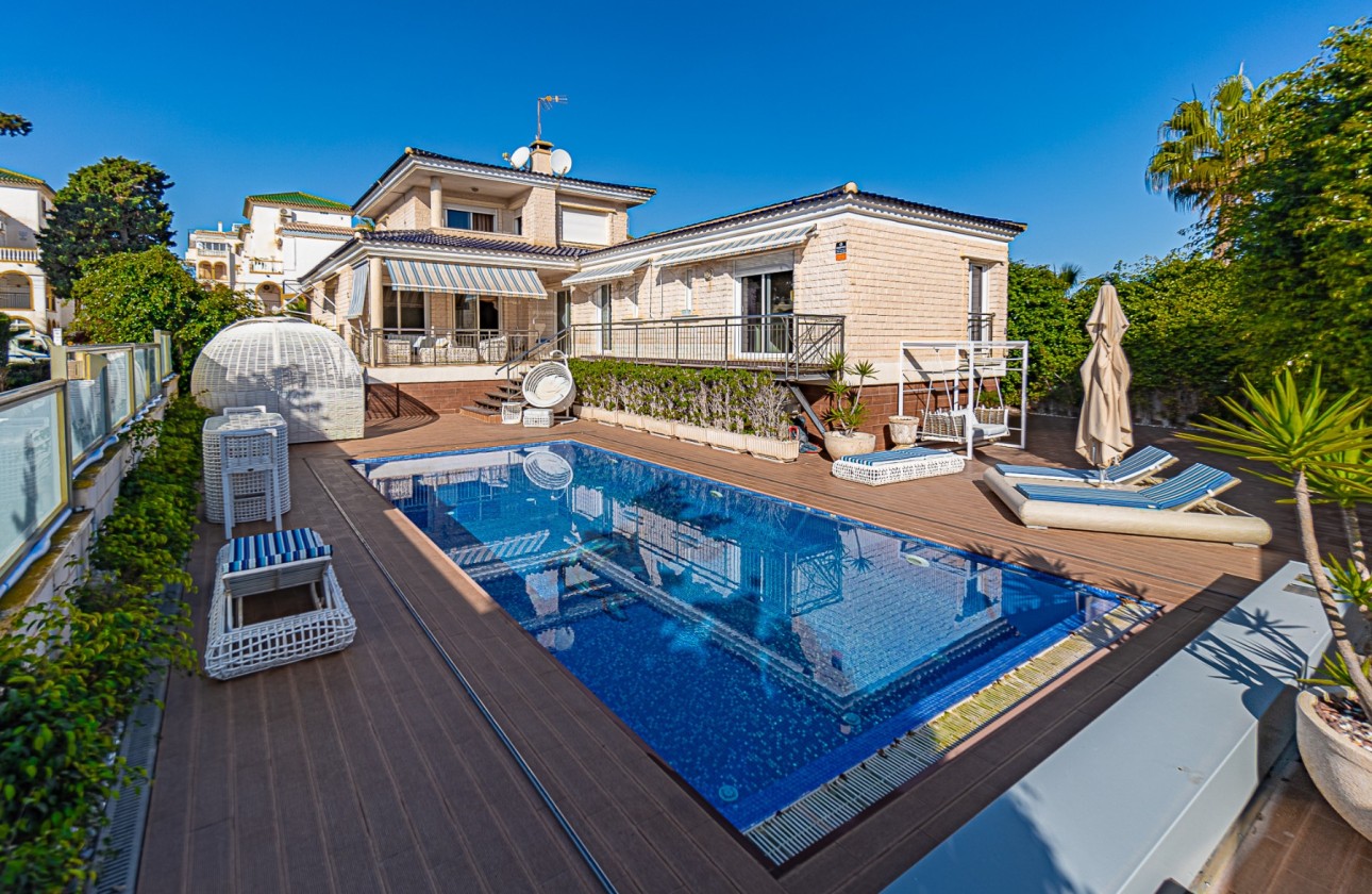 Herverkoop - Vrijstaande Villa -
La Mata