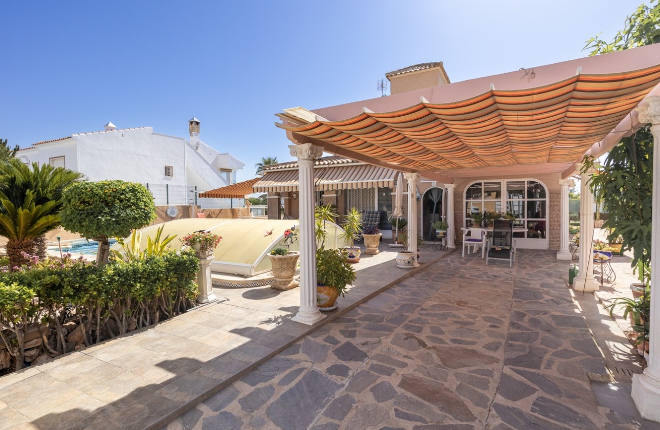 Herverkoop - Vrijstaande Villa -
La Regia - Costa Blanca