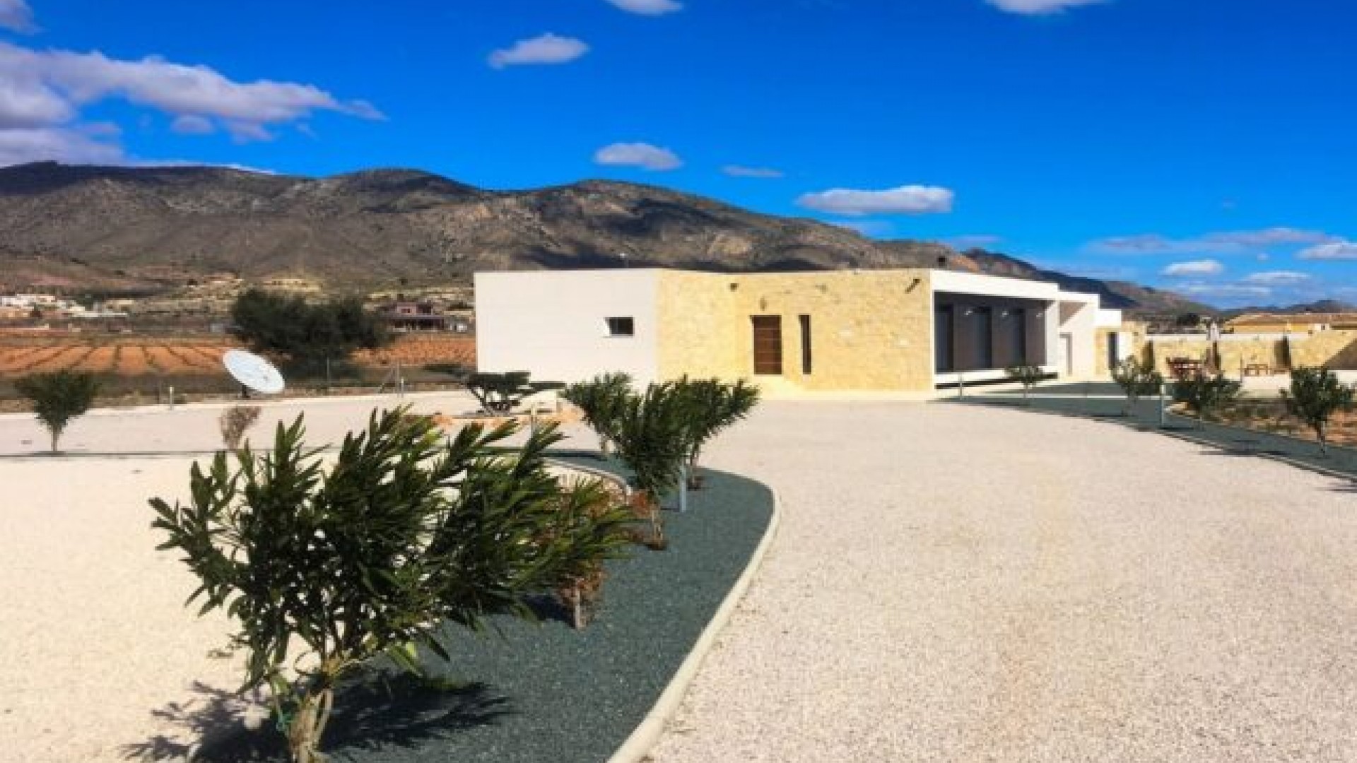 Herverkoop - Vrijstaande Villa -
La Romana