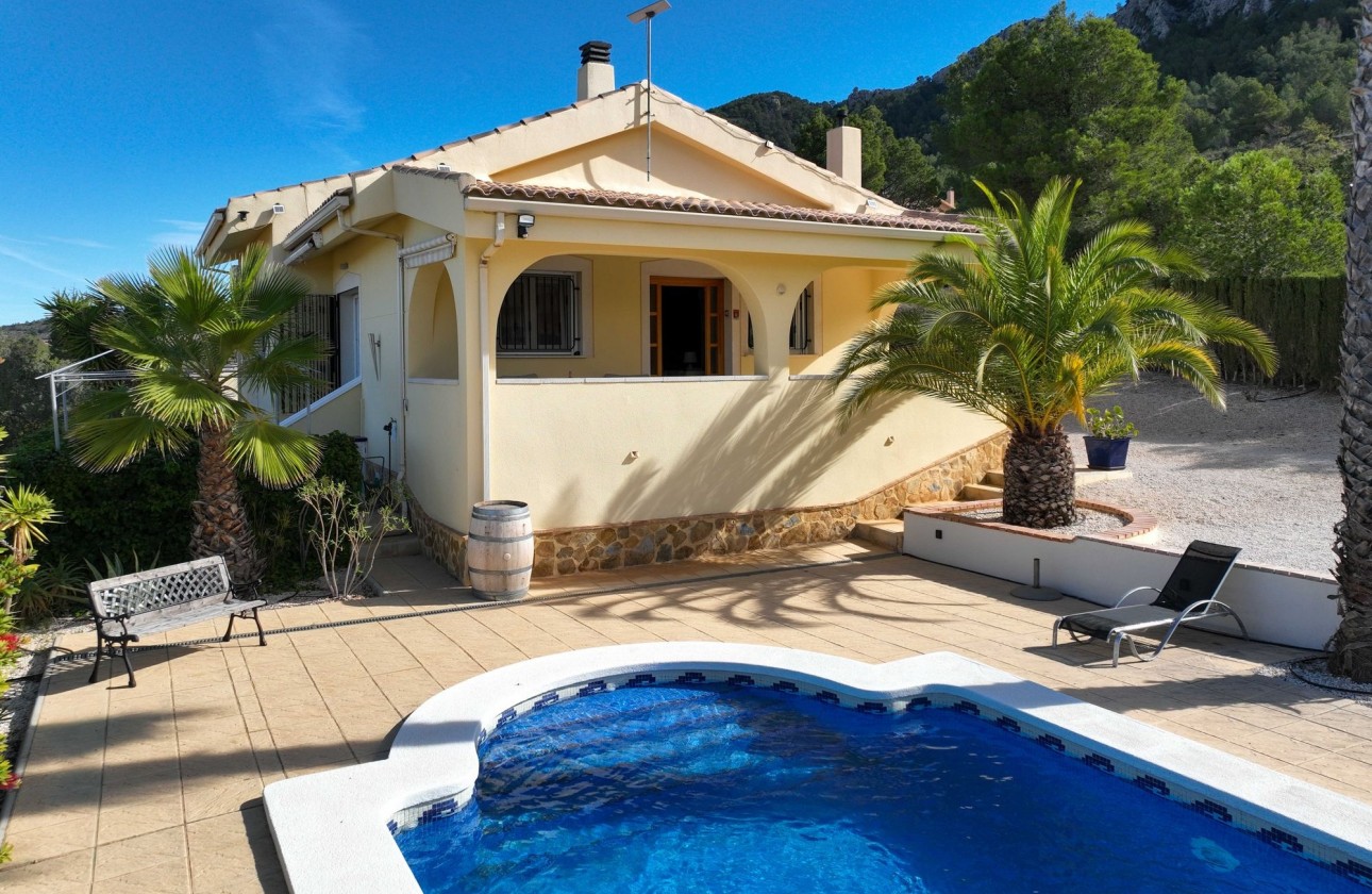 Herverkoop - Vrijstaande Villa -
La Zarza