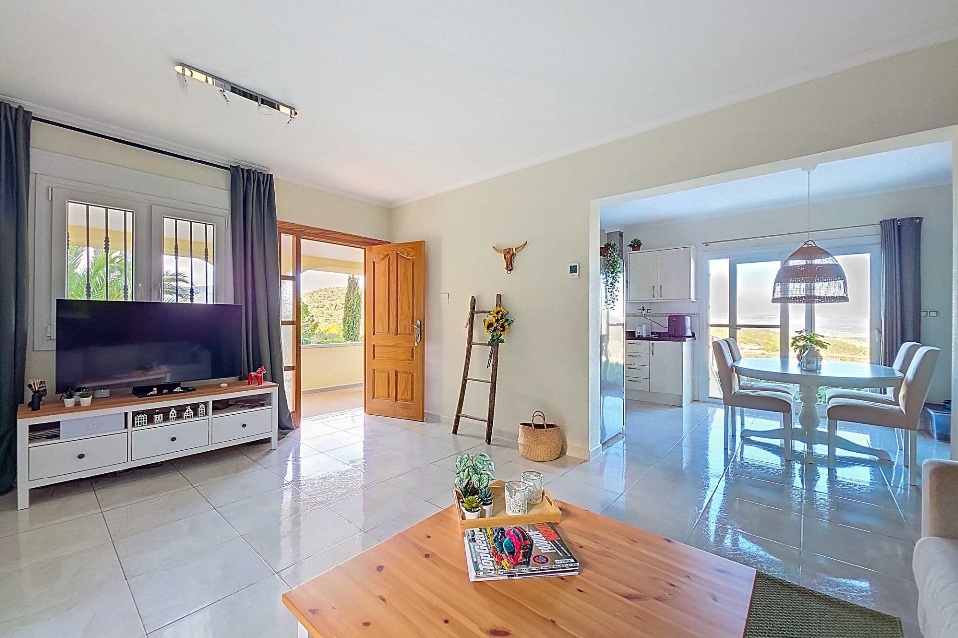 Herverkoop - Vrijstaande Villa -
La Zarza